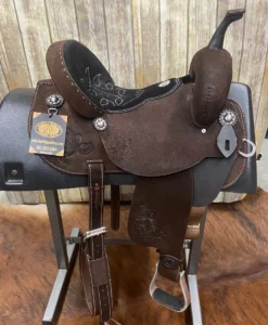 Double J Saddlery 14 Inch Wide Pozzi Barrel Saddle -Western Cowboy Equipment Store side 673b0abc def0 49f5 aaba 9de43da16017 scaled