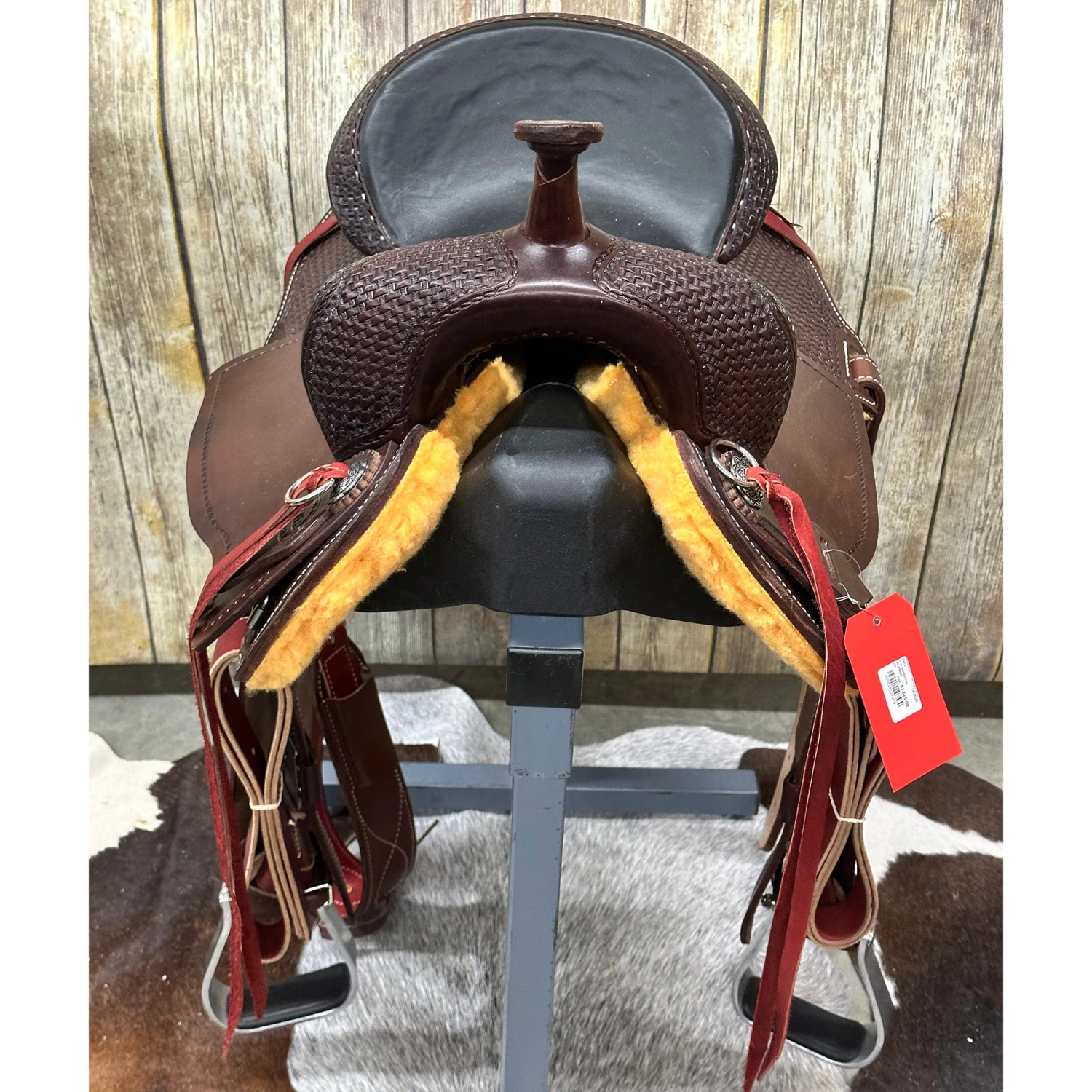 HR Saddlery 16 Inch Chocolate Trail Saddle 3 HR Saddlery 16 Inch Chocolate Trail Saddle - Image 3